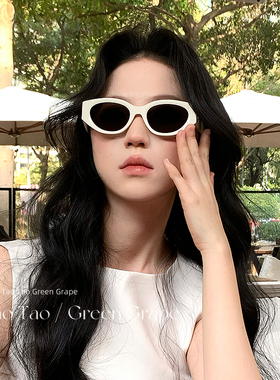 复古猫眼墨镜女款适合方圆脸高级感2025新款椭圆偏光白色太阳眼镜