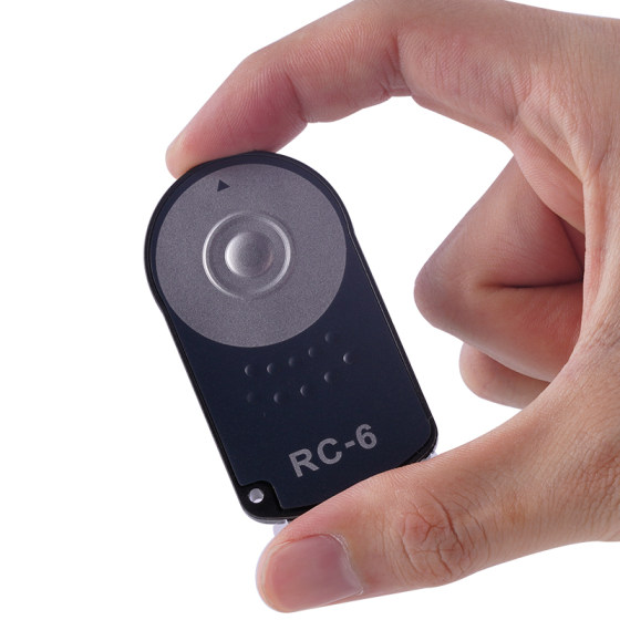 Wireless remote control for Canon DSLR cameras