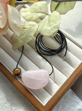 ins小众粉水晶虎眼石吊坠项链时尚气质高级个性绳子打结锁骨链女