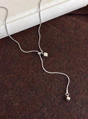 秋冬新款简约银色方糖吊坠可抽拉式项链方块可调节毛衣链衣服配饰