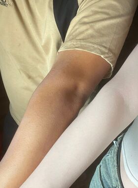 泰国Xabqhav提亮肤色改善暗沉淡黑滋润AYA磨砂膏身体乳洗护两件套