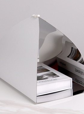 意式书架后现代简约皮艺金属简约置物杂志架软装样板间书房装饰品