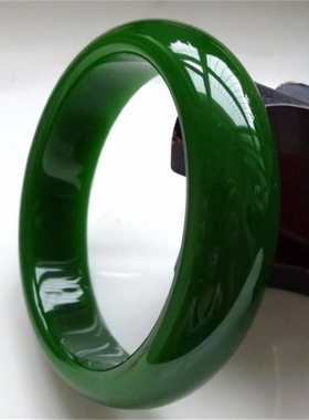 甜美风扁圆形和田玉手镯全新现货