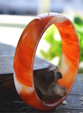 高仿玉手镯生日礼物送妈妈