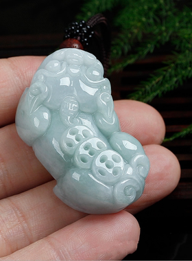 现货全新甜美风翡翠牛年化解吊坠