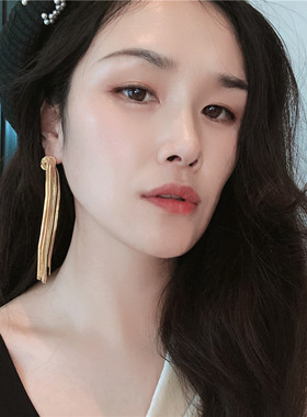欧美风高端18K重金属蛇骨链打结流苏耳环高级感走秀杂志款个性
