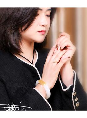 新疆金丝玉羊脂级糖白玉手镯一口糖玉镯子高级感时尚百搭女款玉镯