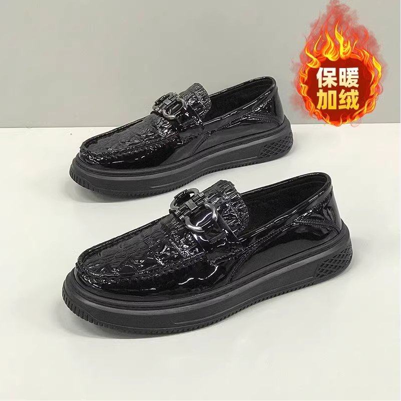 欧洲站漆皮豆豆鞋男真皮加绒乐福鞋男士脚蹬2025新款秋冬亮面皮鞋,淘宝优惠券,粉丝福利购,淘宝优惠卷