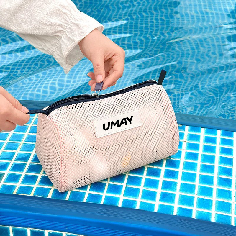 Travel toiletry bag, a must-have item for traveling