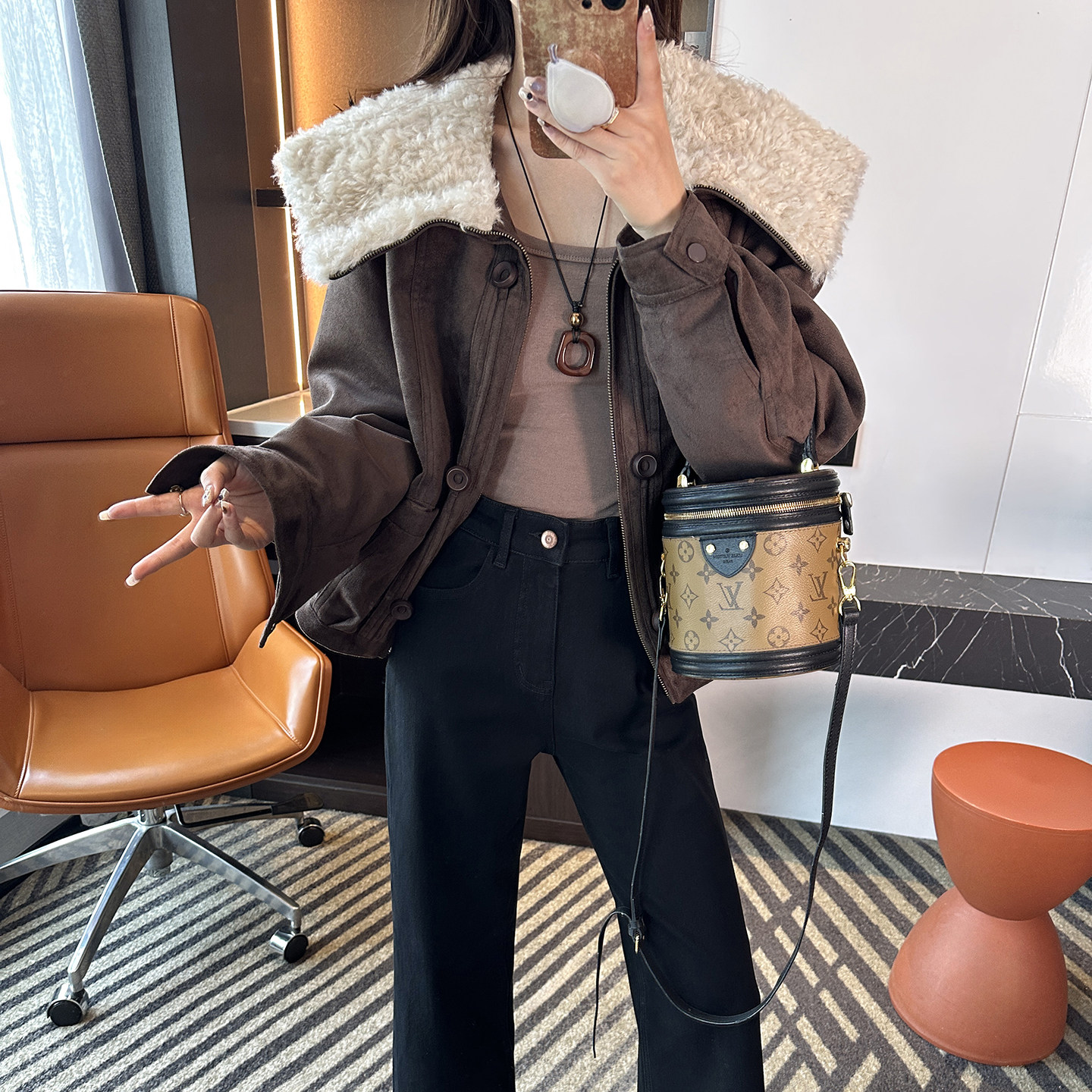 自留款！！90白鸭绒麂皮绒羽绒服复古咖色羊羔毛翻领外套女短外套,淘宝优惠券,粉丝福利购,淘宝优惠卷