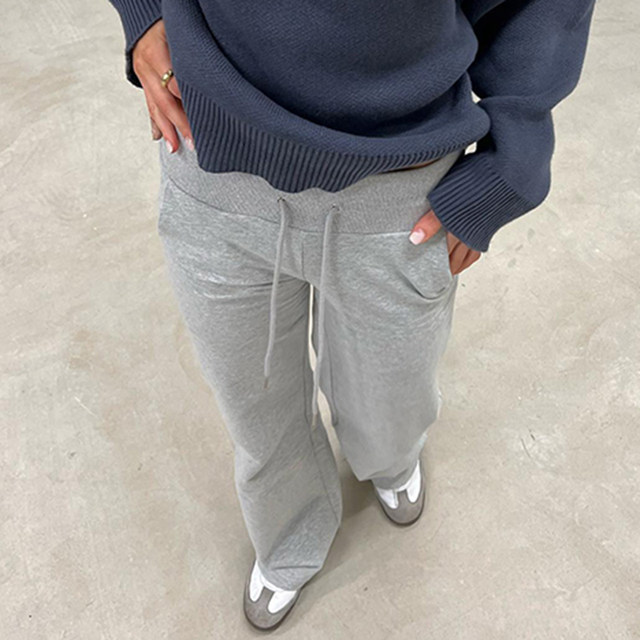 ສາວຮ້ອນກິລາ trousers ພື້ນຖານ