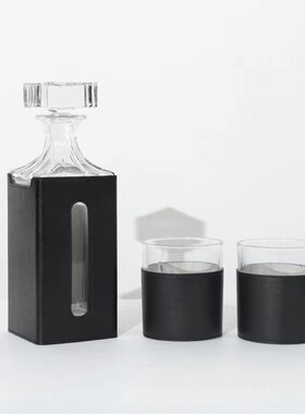 现代轻奢客厅醒酒高级皮革酒具玻璃器皿酒店家居桌面餐桌装饰摆件