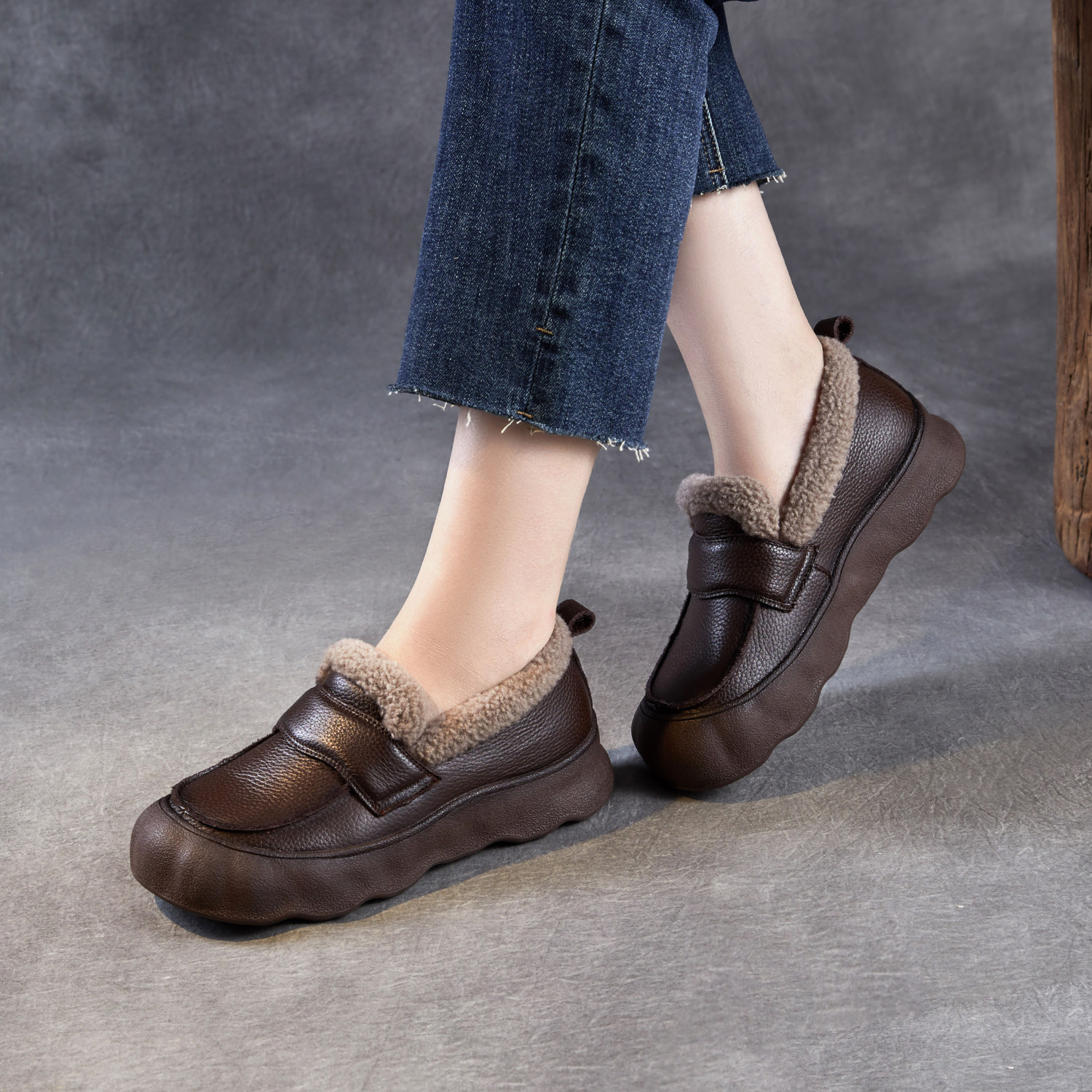 头层牛皮一脚蹬毛毛口皮鞋女2025冬季款平底休闲软底加绒保暖棉鞋,淘宝优惠券,粉丝福利购,淘宝优惠卷
