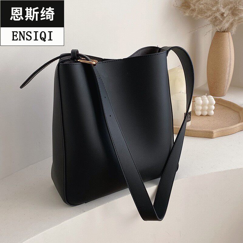 2020潮包包女大容量托特韩版水桶包 恩斯绮服饰挎包/拎包/休闲包