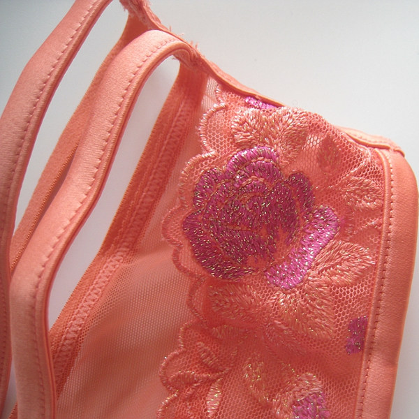 推荐~VP~网纱精美刺绣闪丝烫钻女士中低腰款三角内裤,淘宝优惠券,粉丝福利购,淘宝优惠卷