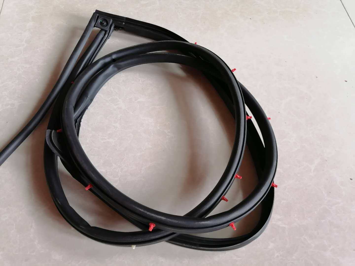 适配长安悦翔v3车门密封条原车门条防水胶条v3门一圈带卡扣密封条