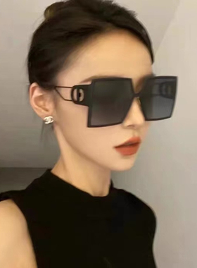 黑框墨镜小香家显瘦女方形白色