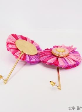 个性彩色草长款拉菲风女