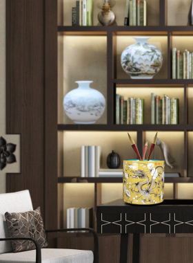 黄地双龙纹斗彩大笔筒陶瓷器