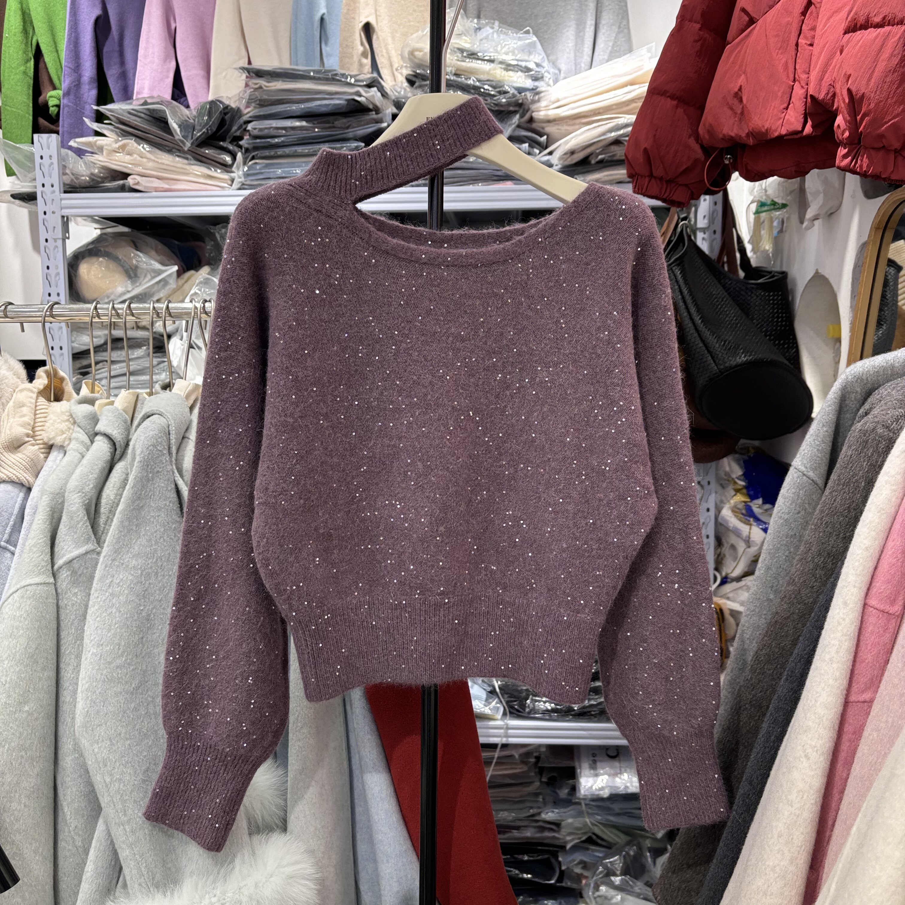 韩系温柔风圆领挂脖亮片针织衫女2025冬季小心机时髦百搭毛衣,淘宝优惠券,粉丝福利购,淘宝优惠卷