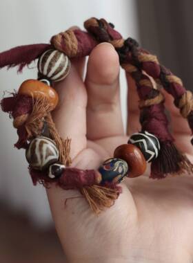 原创设计尼泊尔老琉璃手链搭配驼骨扣子手工编绳民族复古风