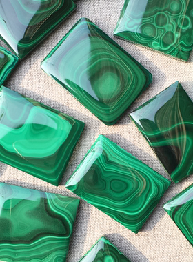 孔雀石天然无事牌吊坠镶嵌