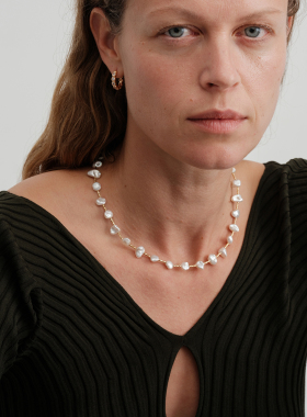 【CnHnOn脂肪商店】小众设计花瓣天然珍珠片巴洛克镂空金柱串项链