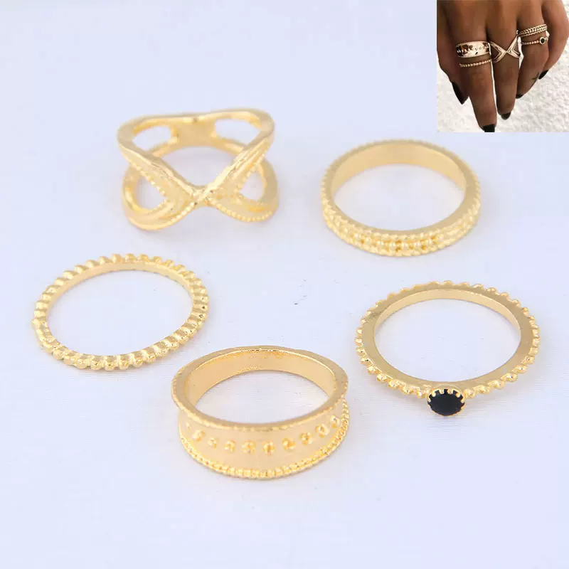 S s LL RINGS л €   
