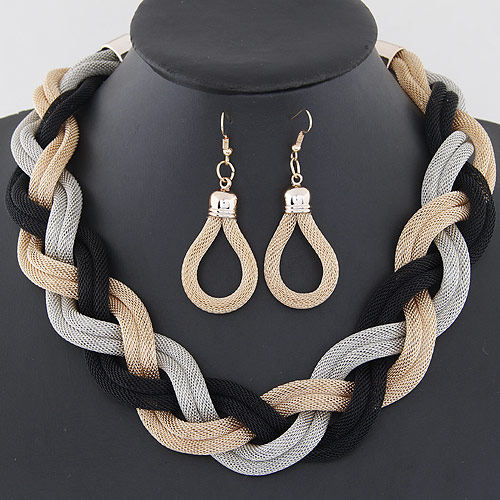 ຄໍປອມ braided exaggerated ສໍາລັບແມ່ຍິງທີ່ມີອຸປະກອນເສີມ