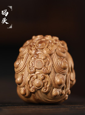 天然绿檀木貔貅抱财国风手把玩件