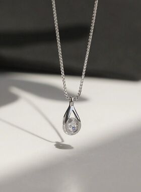水滴几何银色项链水滴轮廓饱满钻面璀璨线条爽利佩戴服帖颈间