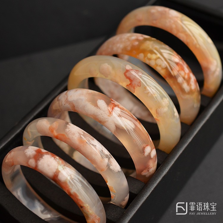 天然马达加斯加樱花玛瑙手镯圆条扁条冰透飘花海洋玉髓 60mm 52mm 天然马达加斯加樱花玛瑙手镯圆条扁条冰透飘花海洋玉髓 60mm 52mm
