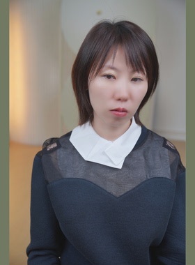 时髦藏在细节里～不规则设计假领