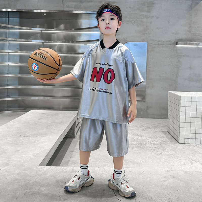 2025夏儿童潮服男童洋气银色运动套装速干男孩短袖球服短裤两件套,淘宝优惠券,粉丝福利购,淘宝优惠卷
