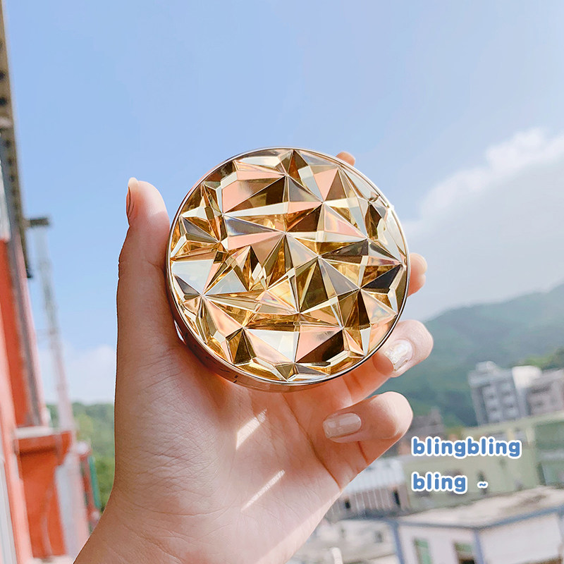  莉兹化妆品粉饼