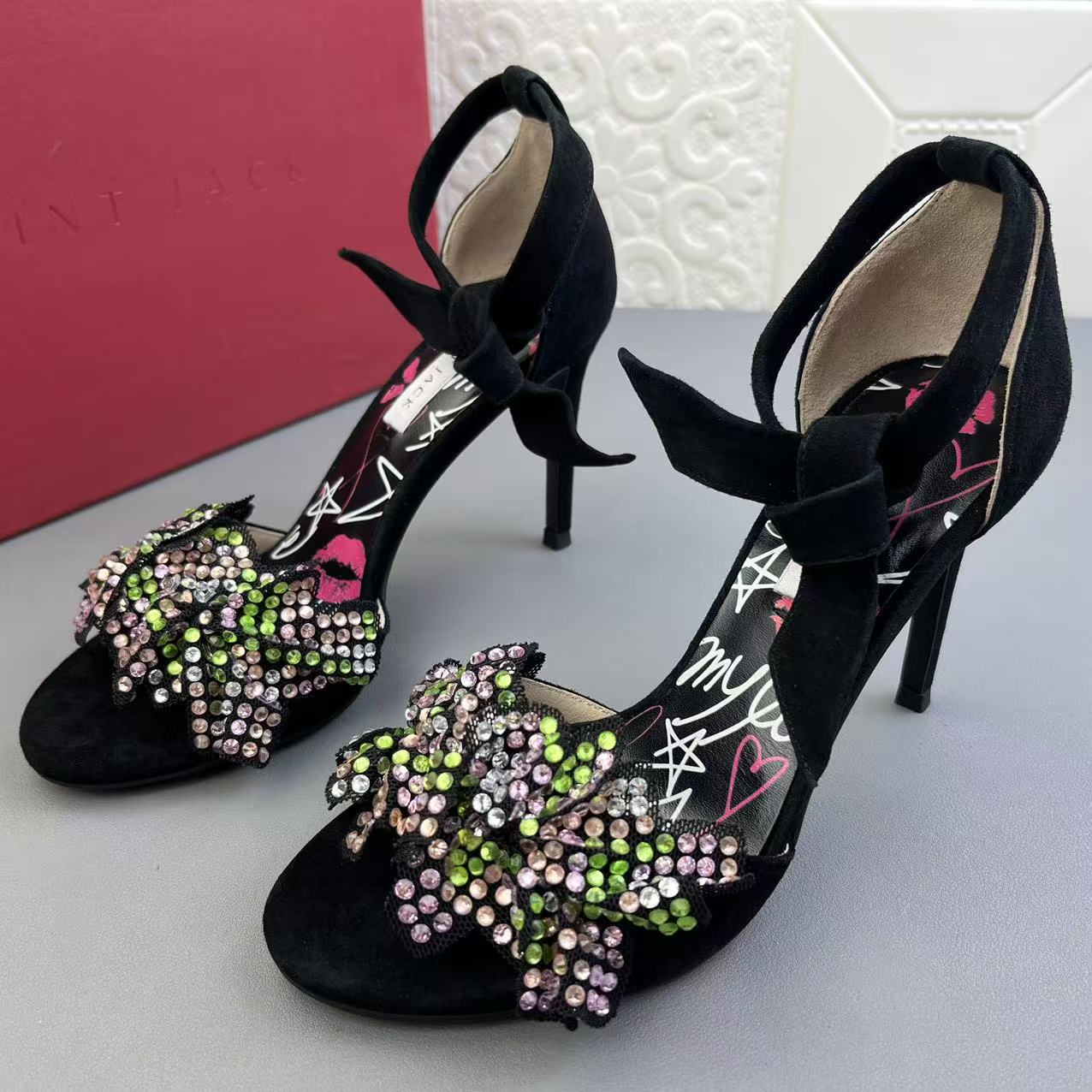 圣积正品处理高跟羊皮时装女鞋高品质夏季新款烫钻一字带通勤凉鞋 - 图0