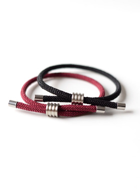 男女通用钛钢圆扣手拉手绳