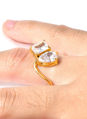 欧美时尚新款小众设计金色钛钢镀18K金镶钻水滴方形戒指指环女环