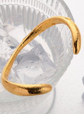 欧美跨境轻奢高级感气质钛钢小众设计镀18k金不规则几何手镯手饰