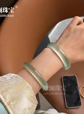 本命年高冰油青石英岩手镯水沫玉翡翠色葡萄肉淡绿色正圈玉镯子礼