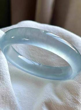 本命年保真保冰蓝水石英岩玉玉镯翡翠色浅绿冰种淡绿色缅甸玉镯礼