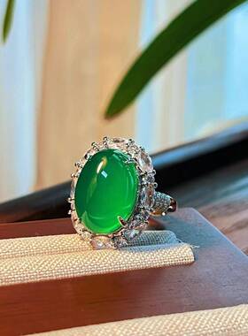 本命年绿玉髓戒指椭圆鹅蛋型活口蛋面绿色玛瑙玉石男女款指环礼物