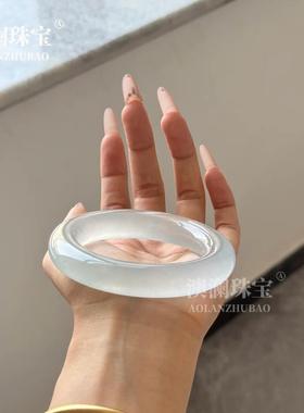 本命年高冰油青石英岩手镯水沫玉翡翠色扁条淡绿色天青冻冰种正圈