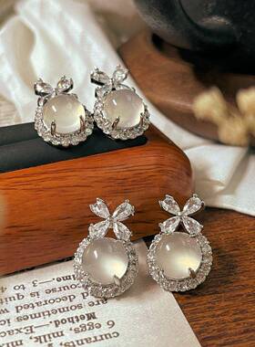 本命年高冰白玉髓在逃公主耳钉玛瑙款玉石耳环925银针镶嵌礼物