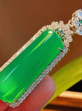 本命年绿玉髓吊坠女士项链方牌挂件毛衣链配饰品无事牌吊坠项链礼