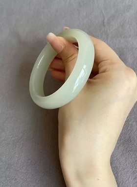 天然新疆和田青白玉扁条女玉手镯