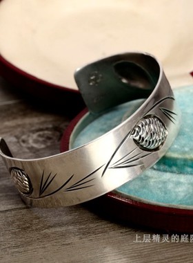 SOLD【上层精灵的庭院】欧洲纯银立体松果复古董手镯Vintage首饰