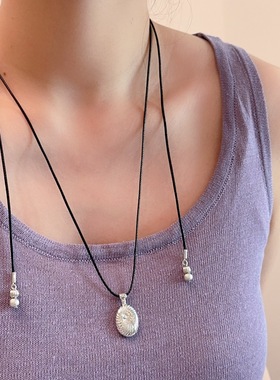 小众简约香水瓶蜡绳项链女时尚轻奢高级感天然石流苏锁骨链毛衣链