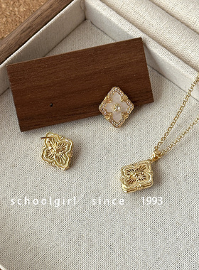 重工轻奢高级感小众设计四叶草白贝母耳钉项链女精致贵气通勤百搭