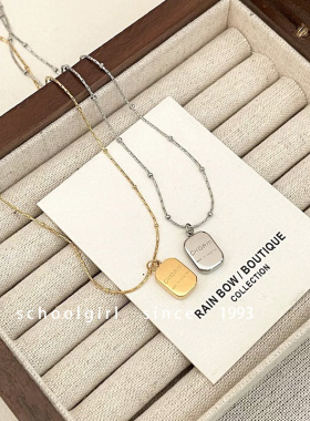 2025年新款不掉色字母方牌吊坠钛钢项链锁骨链欧美ins冷淡风百搭